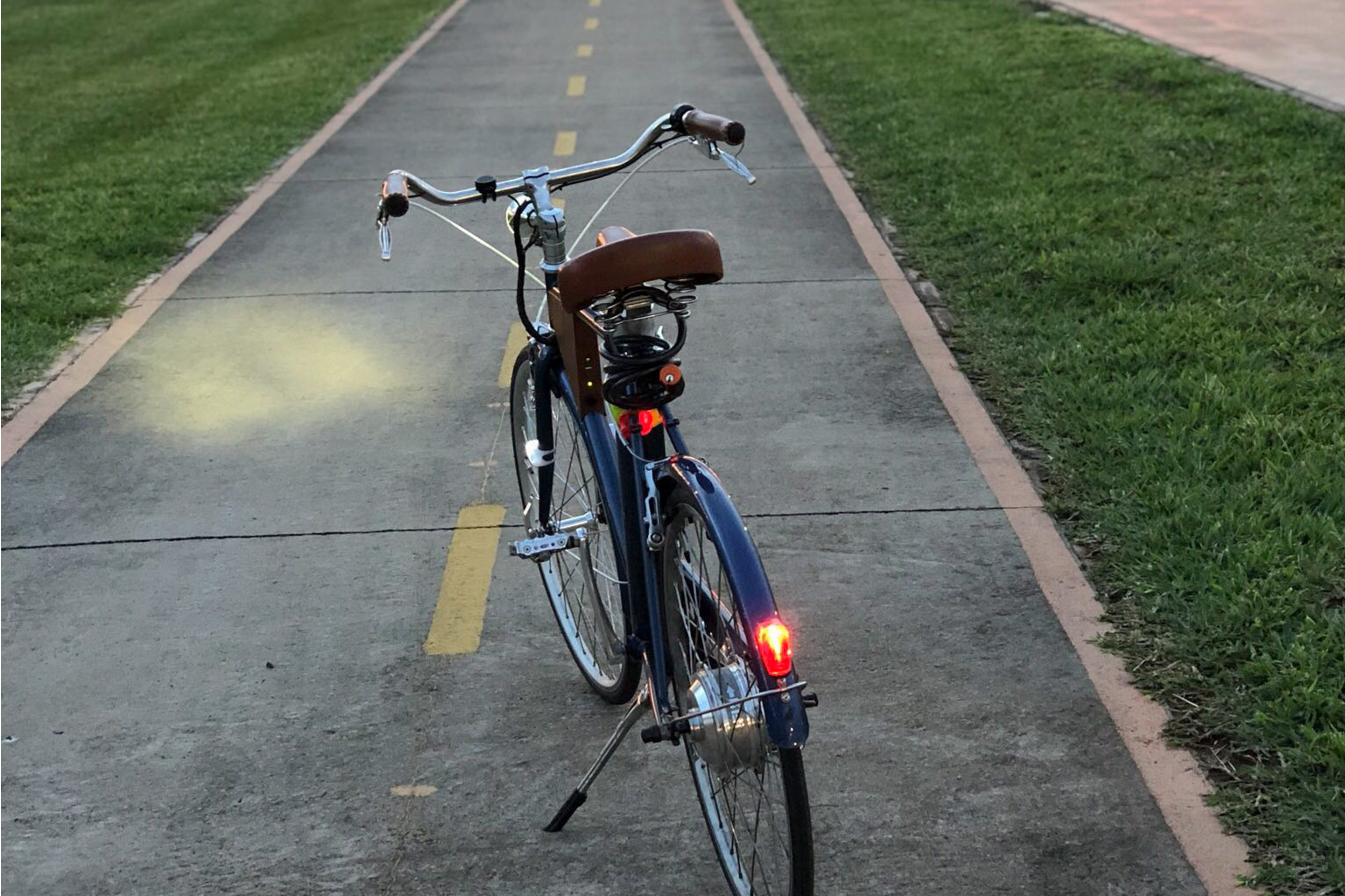 Bicicleta Vela em uma ciclovia em Brasília.